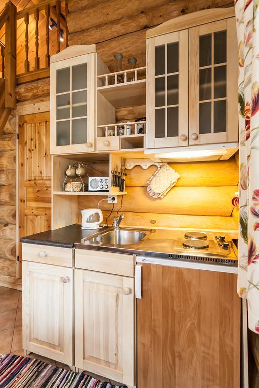 Koru Cottage Laagri Rum bild